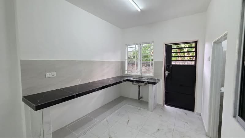 2-storey Terraced House for Sale in Pekan Razaki (Ipoh) - YY Cheah - Kitchen - PropertyGuru.com.my