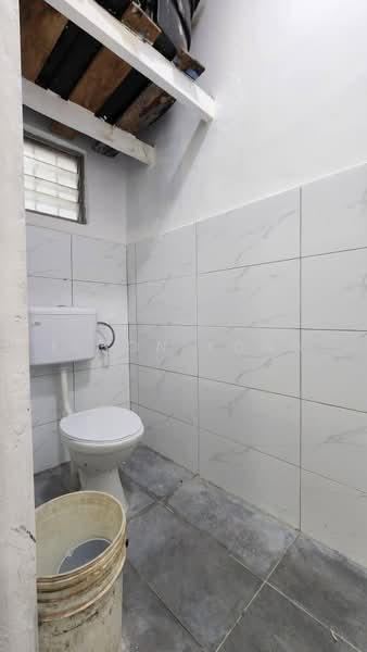 2-storey Terraced House for Sale in Taman Titiwangsa (Kluang) - Elson Yong - Bathroom - PropertyGuru.com.my