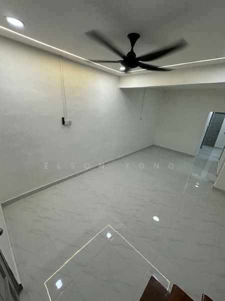2-storey Terraced House for Sale in Taman Titiwangsa (Kluang) - Elson Yong - Interior - PropertyGuru.com.my
