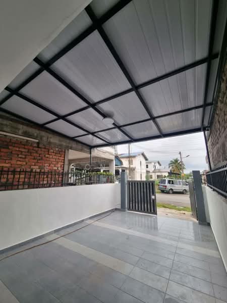2-storey Terraced House for Sale in Taman Titiwangsa (Kluang) - Elson Yong - Exterior - PropertyGuru.com.my