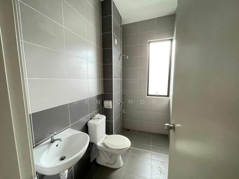 Cluster House for Sale in Taman Adda Heights (Tebrau) - Sean Chong - Bathroom - PropertyGuru.com.my