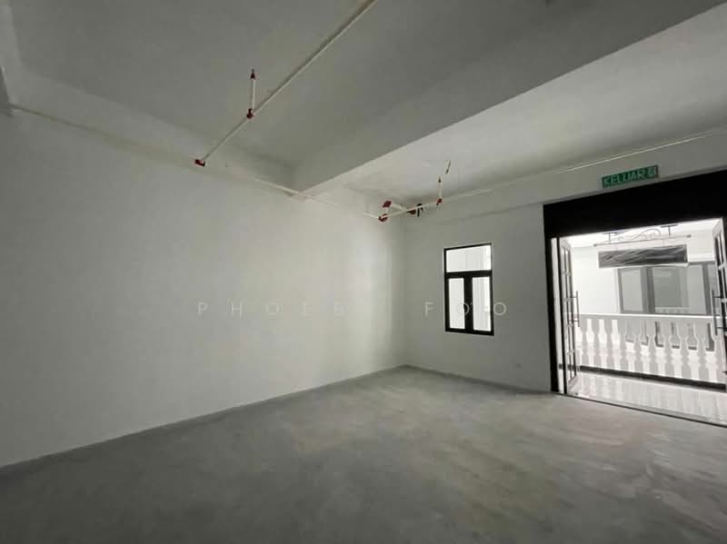Retail Space for Sale in Iskandar Puteri (Nusajaya) (Johor) - Phoebe Foo - Entrance - PropertyGuru.com.my