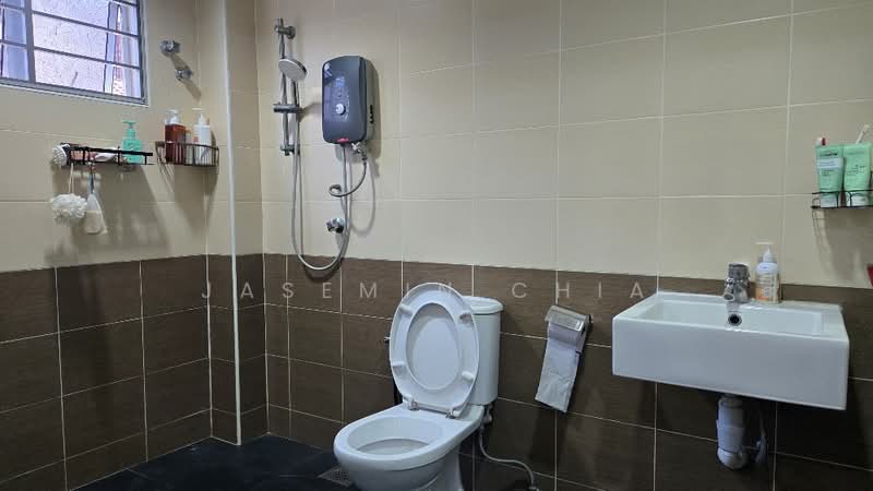 Rumah Teres 2 Tingkat untuk Dijual di Taman Petaling (Kepong) - Jasemin Chia - Bathroom - PropertyGuru.com.my