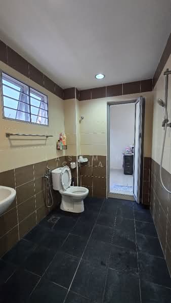 Rumah Teres 2 Tingkat untuk Dijual di Taman Petaling (Kepong) - Jasemin Chia - Bathroom - PropertyGuru.com.my