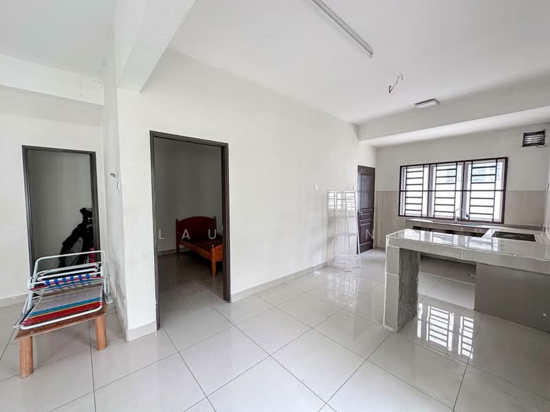 Rumah Teres 2 Tingkat untuk Disewa di Rawang (Selangor) - Lau Ia Ein - Kitchen - PropertyGuru.com.my