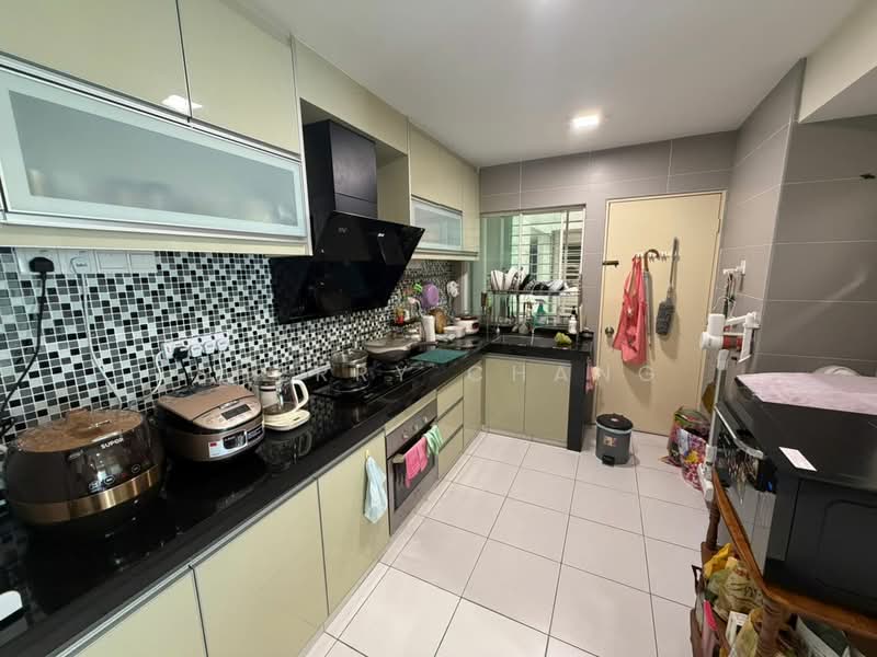 Kondominium untuk Dijual di First Residence (Residensi Unggul) - Sherry Chang - Kitchen - PropertyGuru.com.my