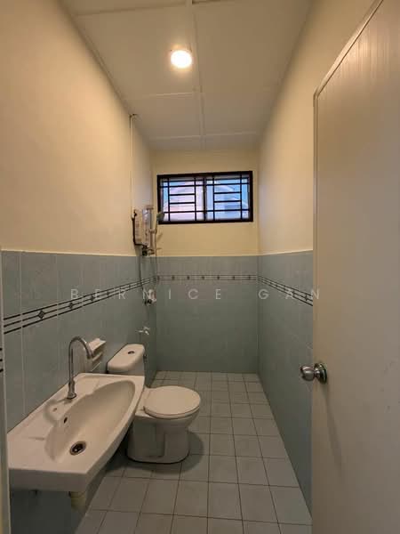 Rumah Teres 1.5 Tingkat untuk Dijual di Taman Desa Cemerlang (Ulu Tiram) - Bernice Gan - Bathroom - PropertyGuru.com.my