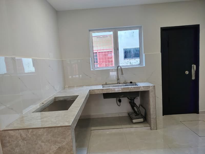 Terraced House for Sale in TAMAN PUCHONG UTAMA (Puchong) - Suresh Kumar - Kitchen - PropertyGuru.com.my