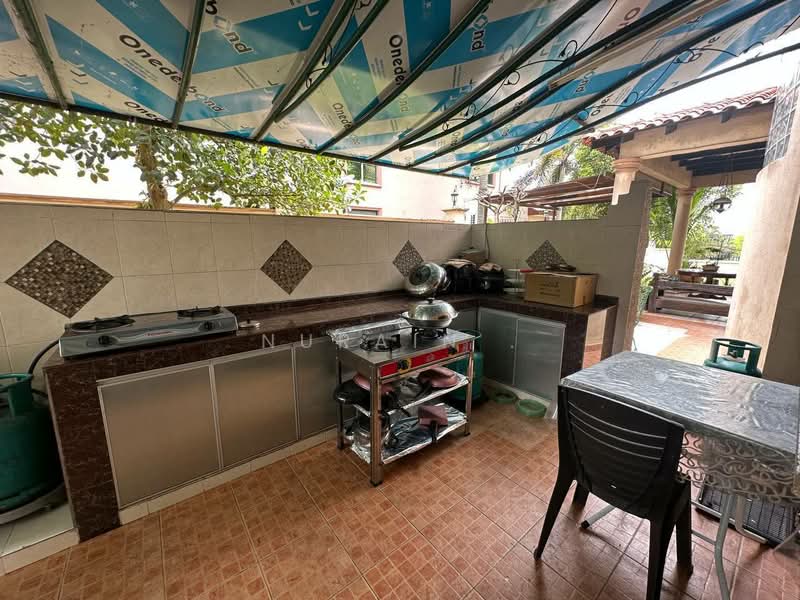 Rumah Banglo untuk Dijual di Seksyen 13 (Shah Alam) - Nurain . - Kitchen - PropertyGuru.com.my