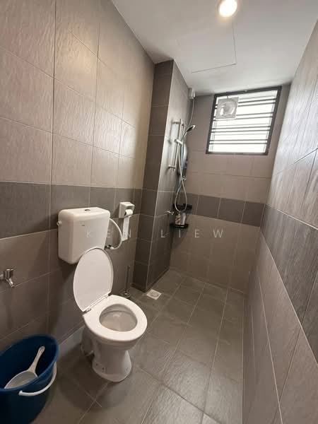 Rumah Bandar untuk Disewa di Bandar Putra (Kulai) - Ken Liew - Bathroom - PropertyGuru.com.my