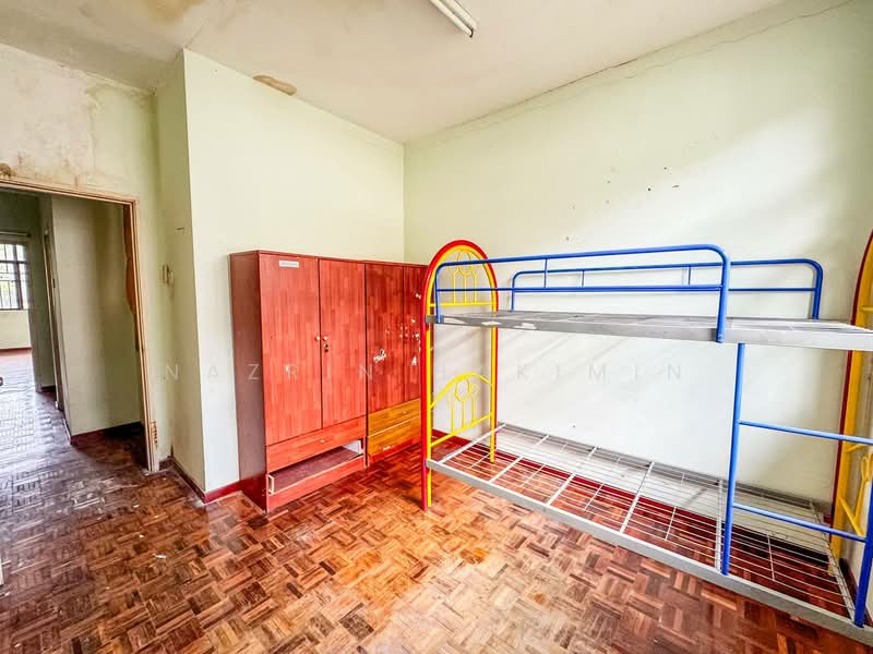 2-storey Terraced House for Sale in Bandar Country Homes (Rawang) - Nazrin Hakimin - Bedroom - PropertyGuru.com.my