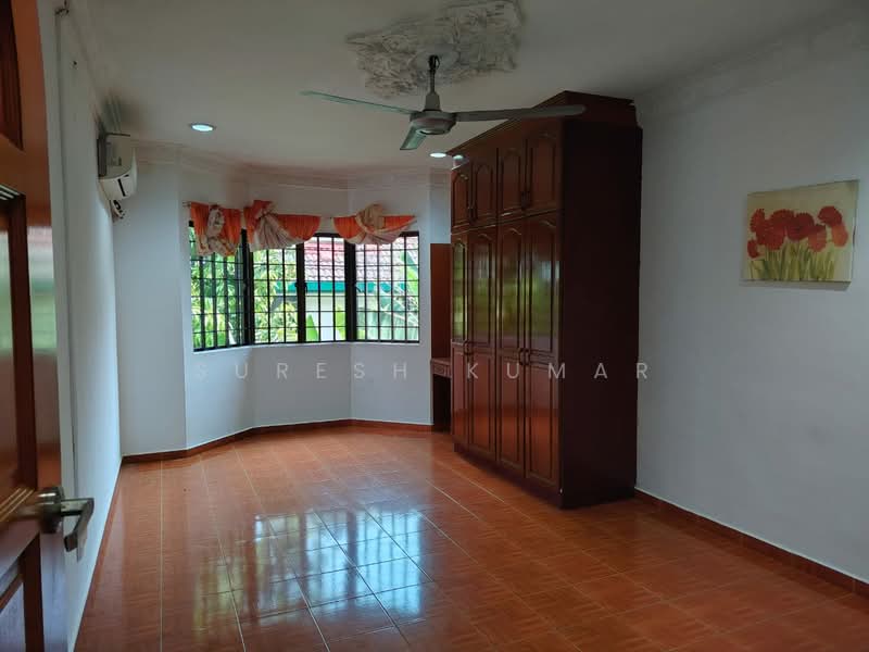 Bungalow for Rent in Seksyen 4 (Petaling Jaya) - Suresh Kumar - Bedroom - PropertyGuru.com.my
