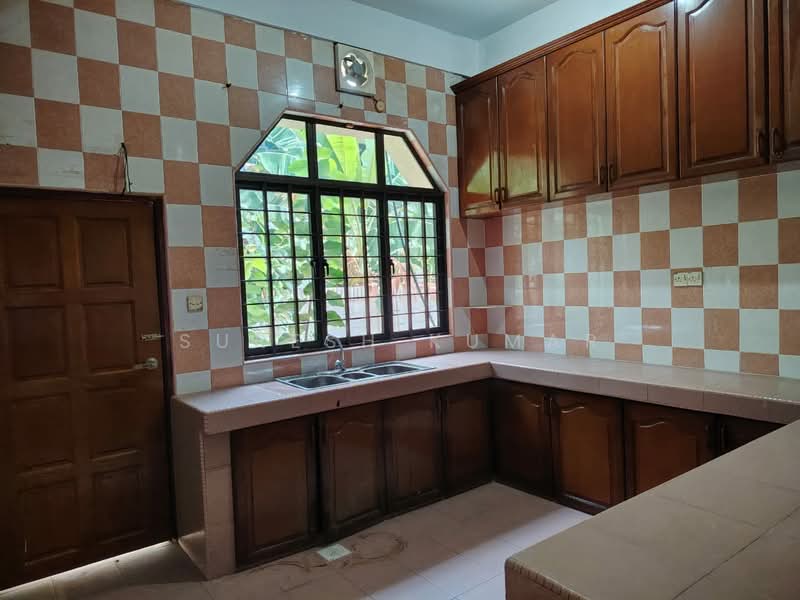 Bungalow for Rent in Seksyen 4 (Petaling Jaya) - Suresh Kumar - Kitchen - PropertyGuru.com.my