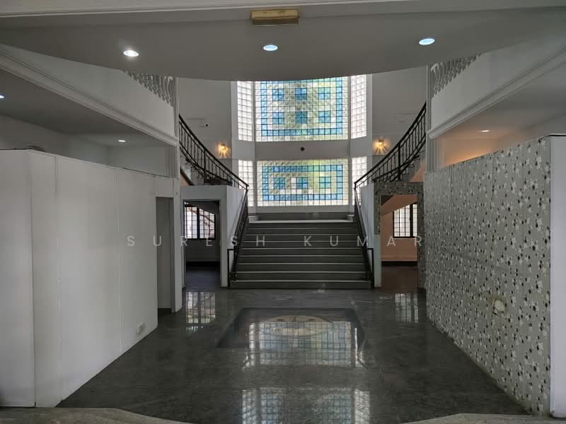 Bungalow for Rent in Seksyen 4 (Petaling Jaya) - Suresh Kumar - Entrance - PropertyGuru.com.my