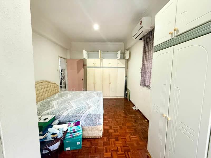 Pangsapuri untuk Dijual di Penhill Apartment (Pangsapuri Pinang) - Ronald Ng - Bedroom - PropertyGuru.com.my
