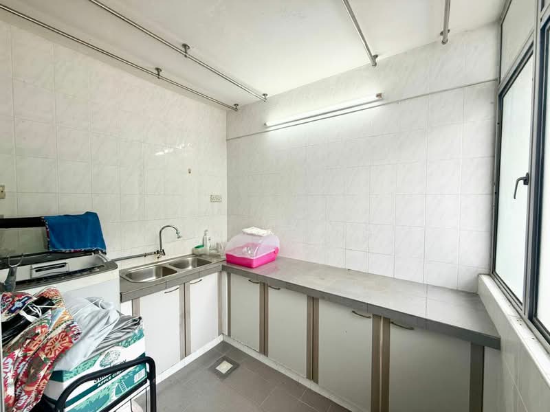 Pangsapuri untuk Dijual di Penhill Apartment (Pangsapuri Pinang) - Ronald Ng - Kitchen - PropertyGuru.com.my