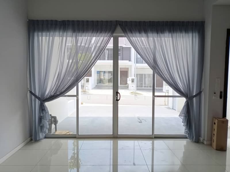 Rumah Teres 2 Tingkat untuk Disewa di Rawang (Selangor) - Lau Ia Ein - Living Room - PropertyGuru.com.my