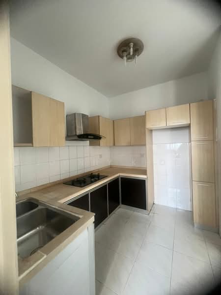 Kondominium untuk Disewa di Seri Maya Condominium - Johnny Khor - Kitchen - PropertyGuru.com.my