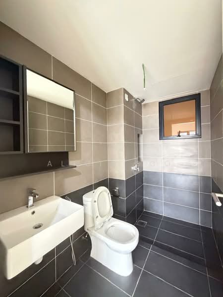 Service Residence for Sale at D'Clover Residences - Alicia Soo - Bathroom - PropertyGuru.com.my
