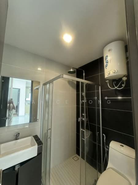 Kondominium untuk Disewa di Amberside @ Country Garden Danga Bay - Janice Yong - Bathroom - PropertyGuru.com.my