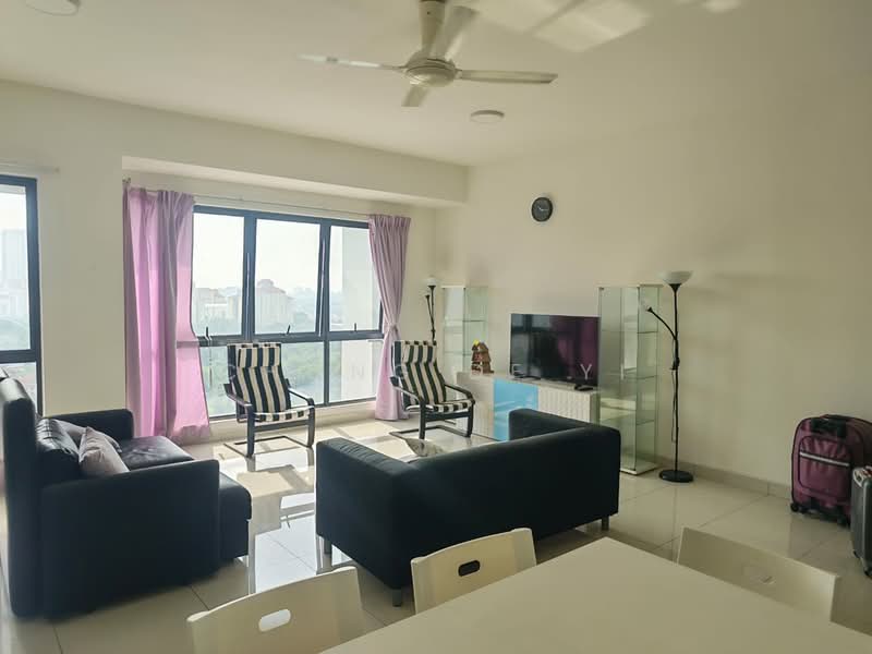 Servis Apartment untuk Disewa di 8 Kinrara - Chong De Yi - Living Room - PropertyGuru.com.my