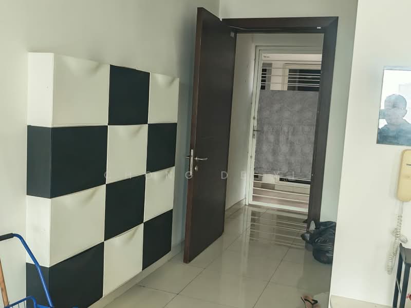 Servis Apartment untuk Disewa di 8 Kinrara - Chong De Yi - Entrance - PropertyGuru.com.my