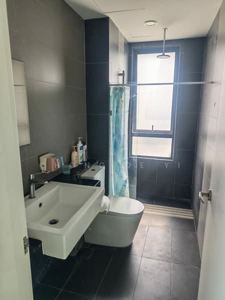 Servis Apartment untuk Disewa di 8 Kinrara - Chong De Yi - Bathroom - PropertyGuru.com.my