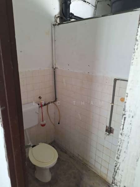 Shop / Office for Sale in Taman Tenaga (Cheras) - Eric Tham - Bathroom - PropertyGuru.com.my