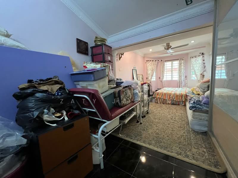 Semi-Detached House for Sale in Subang Jaya (Selangor) - Zaty Jasmin - Bedroom - PropertyGuru.com.my