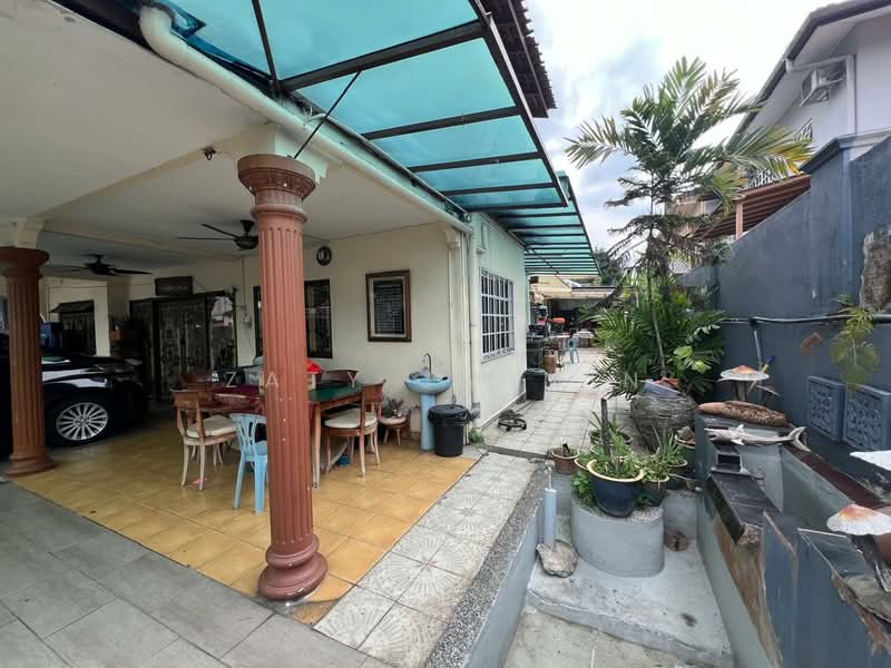 Semi-Detached House for Sale in Subang Jaya (Selangor) - Zaty Jasmin - Exterior - PropertyGuru.com.my