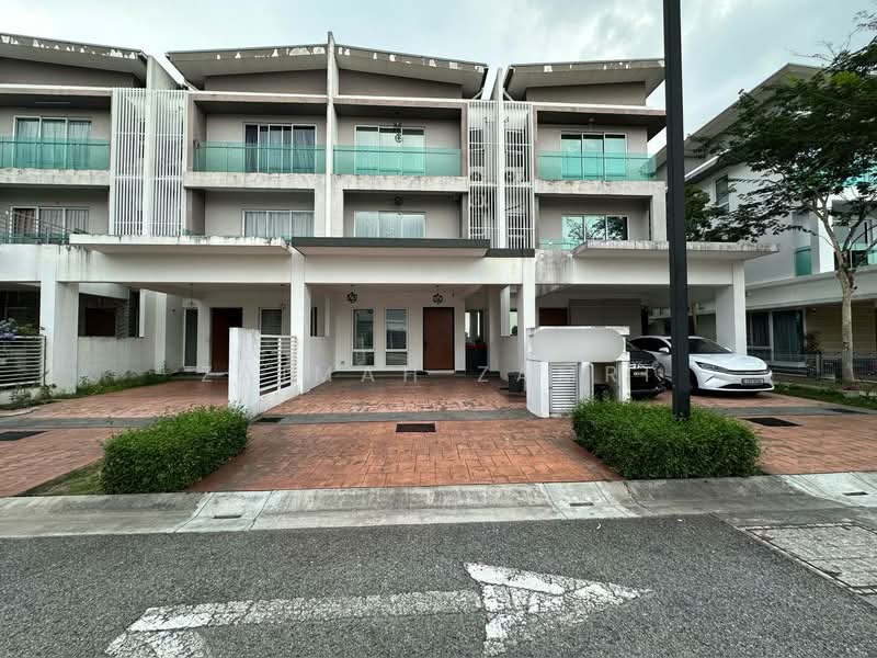 3-storey Terraced House for Rent in Taman Subang Mas (Subang Jaya) - Zaimah Zamri - Exterior - PropertyGuru.com.my