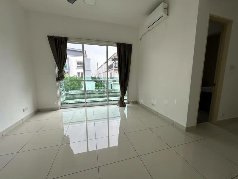 3-storey Terraced House for Rent in Taman Subang Mas (Subang Jaya) - Zaimah Zamri - Living Room - PropertyGuru.com.my
