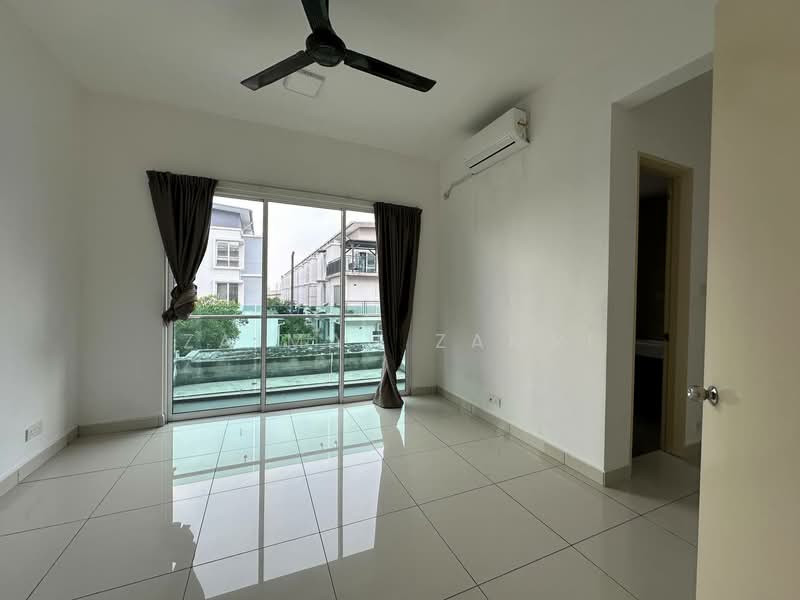 3-storey Terraced House for Rent in Taman Subang Mas (Subang Jaya) - Zaimah Zamri - Living Room - PropertyGuru.com.my