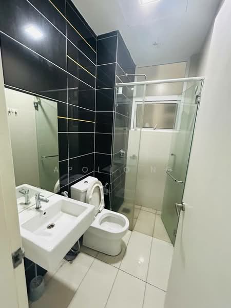 Service Residence for Sale at Skypod Residence - Apollo Ng - Bathroom - PropertyGuru.com.my