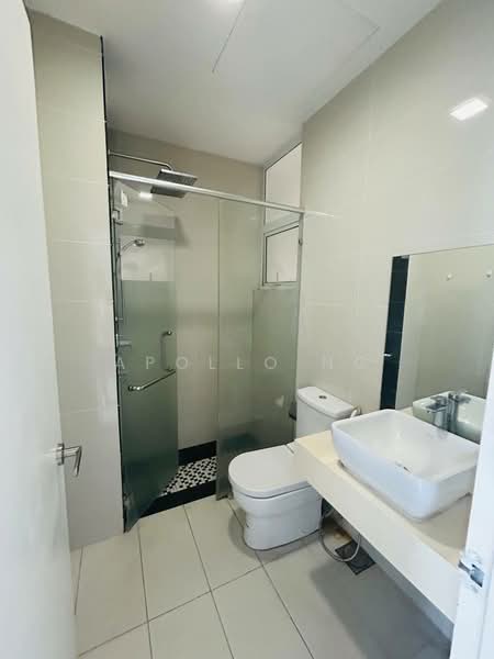 Service Residence for Sale at Skypod Residence - Apollo Ng - Bathroom - PropertyGuru.com.my