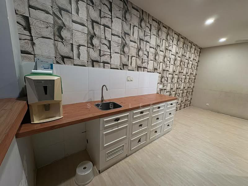 2-storey Terraced House for Sale in Bandar Seri Alam (Masai) - Sze Lee - Kitchen - PropertyGuru.com.my
