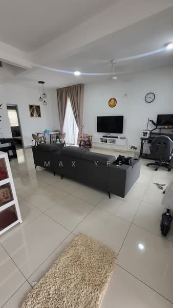 2-storey Terraced House for Sale in Bandar Indahpura (Kulai) - Max Yee - Living Room - PropertyGuru.com.my