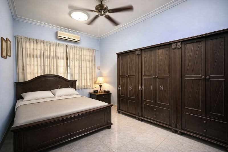 Rumah Banglo untuk Dijual di Seksyen 9 (Shah Alam) - Zaty Jasmin - Bedroom - PropertyGuru.com.my