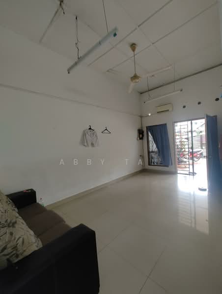 Rumah Teres 1 Tingkat untuk Dijual di Seremban (Negeri Sembilan) - Abby Tan - Living Room - PropertyGuru.com.my