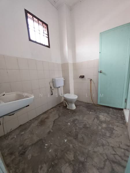 Rumah Teres 2 Tingkat untuk Dijual di Taman Impian Jaya (Senai) - Vanessa Lim - Bathroom - PropertyGuru.com.my