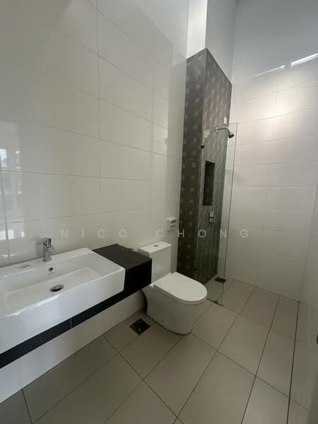 Rumah Teres 2 Tingkat untuk Dijual di Setia Tropika (Johor Bahru) - Nico Chong - Bathroom - PropertyGuru.com.my