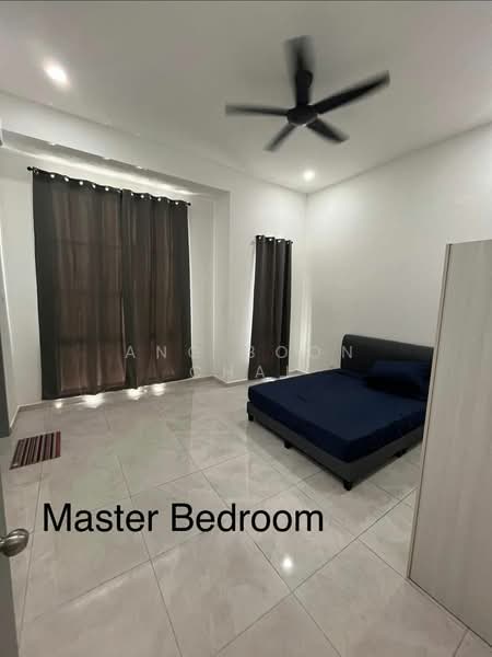 Rumah Teres untuk Disewa di Bandar Putra (Kulai) - Ang Boon Chai - Master Bedroom - PropertyGuru.com.my