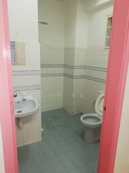 Condominium for Rent at Pandan Mewah Heights - Loh KC - Bathroom - PropertyGuru.com.my