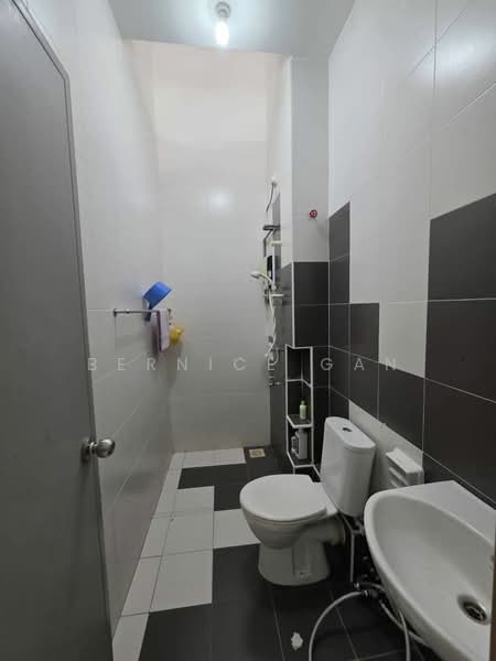 Rumah Teres 2 Tingkat untuk Dijual di Ulu Tiram (Johor) - Bernice Gan - Bathroom - PropertyGuru.com.my