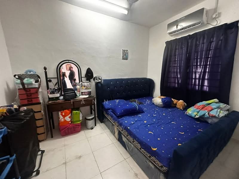 Terraced House for Sale in Muar (Johor) - Tanny Tan - Bedroom - PropertyGuru.com.my