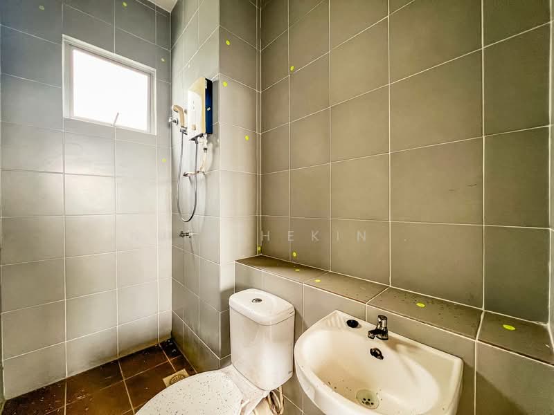 Condominium for Sale at Residensi Adelia - Nurashekin . - Bathroom - PropertyGuru.com.my