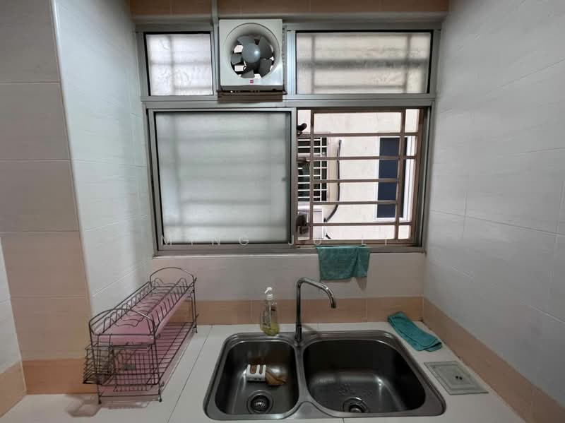 Condominium for Sale at Platinum Lake PV 13 - Ming Ju Li - Kitchen - PropertyGuru.com.my