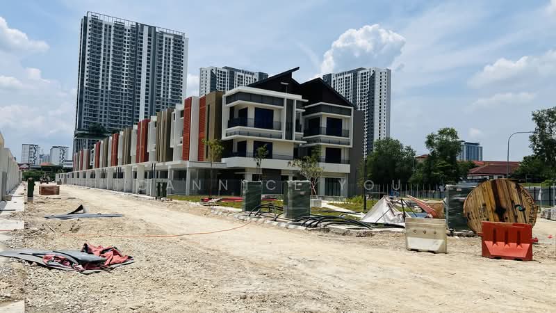 3-storey Terraced House for Sale in Jalan Klang Lama (Old Klang Road) (Kuala Lumpur) - Cannice You - Exterior - PropertyGuru.com.my