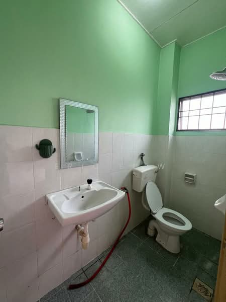 Rumah Teres untuk Disewa di Bandar Kinrara (Selangor) - Eric Siew - Bathroom - PropertyGuru.com.my
