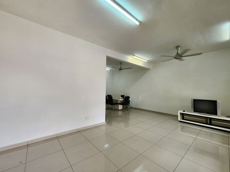 2-storey Terraced House for Sale in Bandar Seri Alam (Masai) - Sze Lee - Living Room - PropertyGuru.com.my